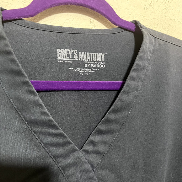 Womens Scrub Top Lot of 2 sz M Purple Natural Uniforms & Grey's Anatomy - Picture 4 of 10